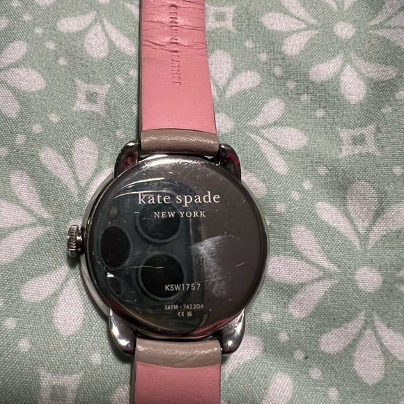 Kate spade gray leather watch.  Battery works. Comes with Kate spade watch box - Picture 3 of 3